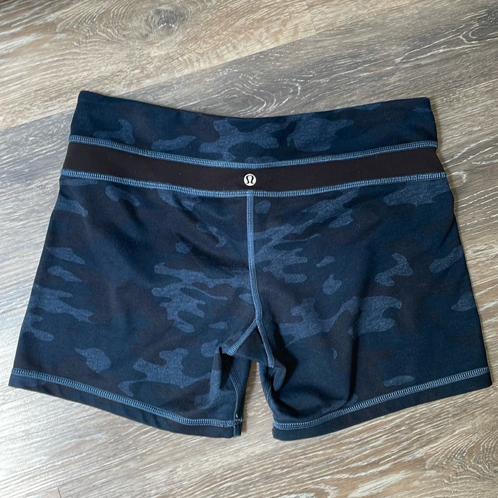 Lululemon Bike Yoga Shorts Blue Camouflage -pilling